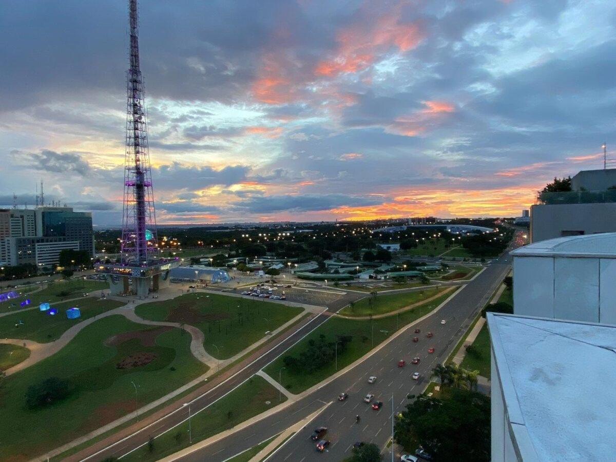 Flat Encantador No 7º Com Vista Pra Torre De Tv Brasília Exterior foto